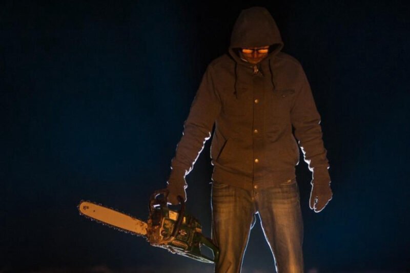 Bărbat de 66 de ani găsit cu vătămări grave la Oravița. Polițiștii cercetează