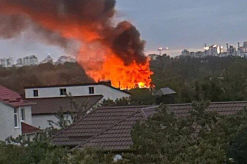 Incendiu în Sectorul 6 al Capitalei. Pompierii intervin de urgență