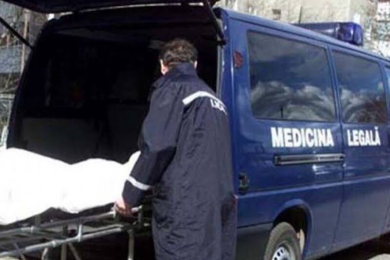 Femeie din Ploiești înjunghiată de iubitul fiicei sale. Agresorul reținut pentru 24 de ore