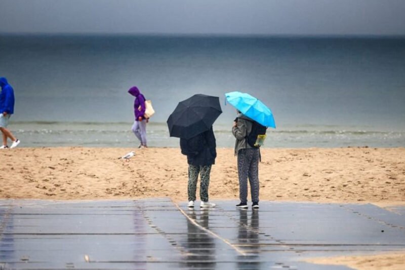 Cod galben în cea mai mare parte a țării! Meteorologii anunță vijelii, ploi torențiale și descărcări electrice