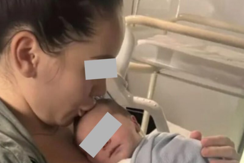 O tânără de 21 de ani a ajuns la spital pentru o durere de stomac și a aflat că este în travaliu: „Acum vine un copil și ești în travaliu”